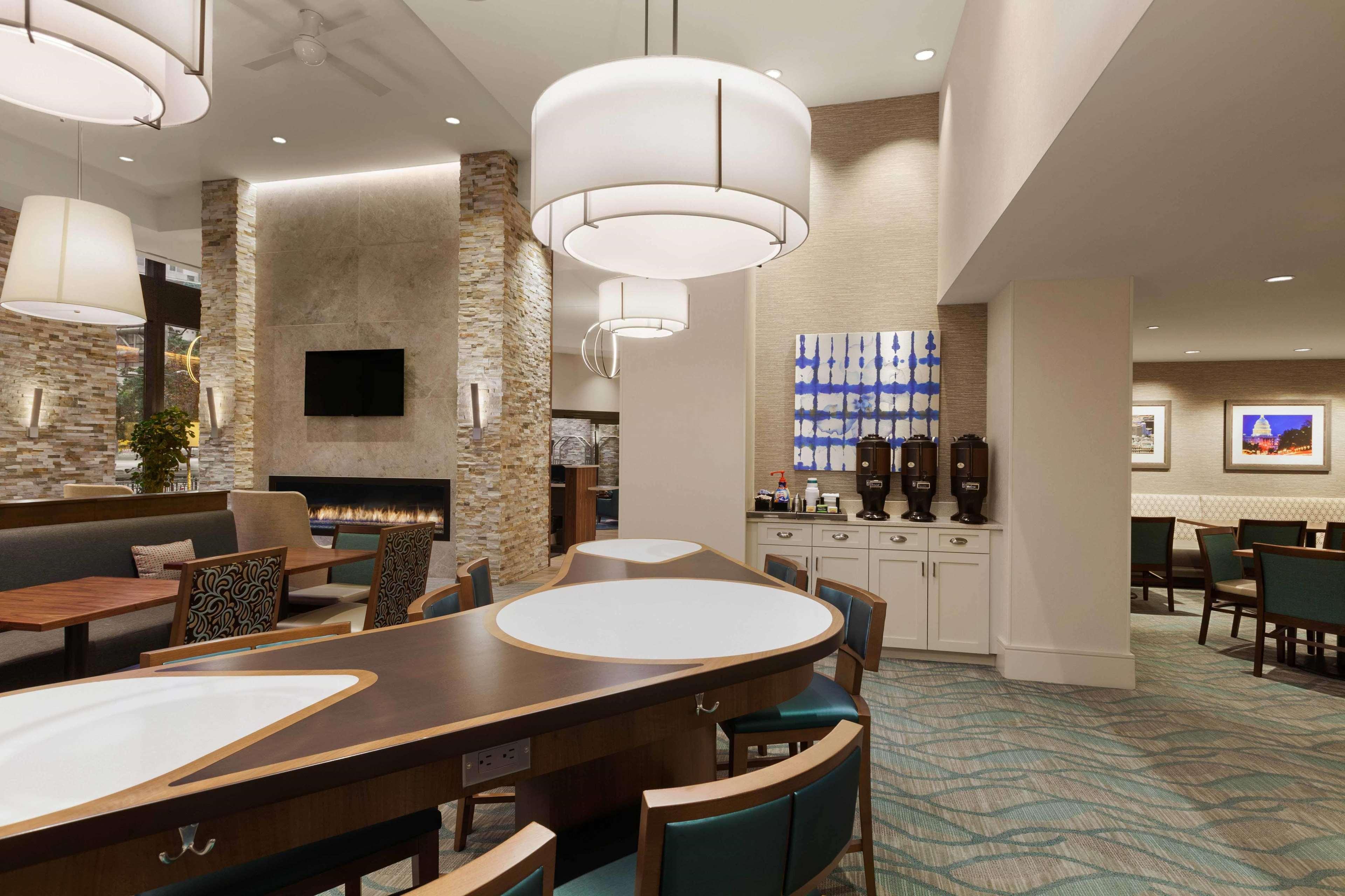 Hotel Homewood By Hilton Dc Convention Center 3*